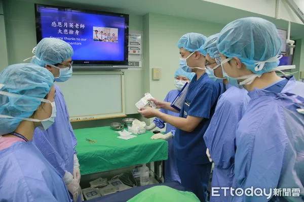 ▲慈大醫學生「臨床解剖與模擬手術教學」課程為全台唯一,全世界首創。(圖/慈濟大學提供,下同)