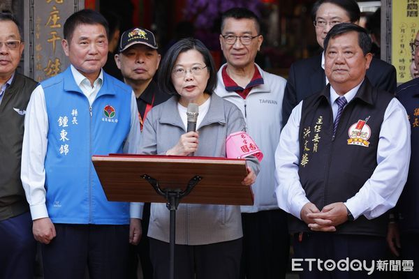 ▲▼蔡英文白沙屯參拜。(圖/記者湯興漢攝)