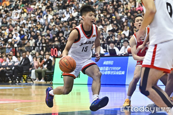 ▲▼112學年度HBL高中籃球聯賽決賽男子組冠軍戰,光復高中謝銘駿。(圖/記者李毓康攝)