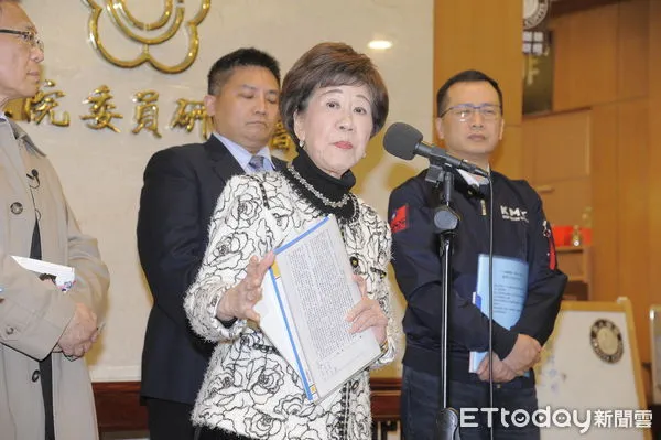 ▲▼前副總統呂秀蓮今天親自到立法院拜訪司法及法制委員會輪值召委吳宗憲、召委鍾佳濱、羅智強委員及張啟楷委員,呼籲重啟319槍擊案調查工作。(圖/記者湯興漢攝)