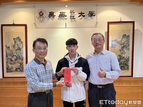 ▲▼ 吳鳳科大學生不畏逆境奮發學習 獲榮月基金會獎學金 。(圖/吳鳳科技大學提供)