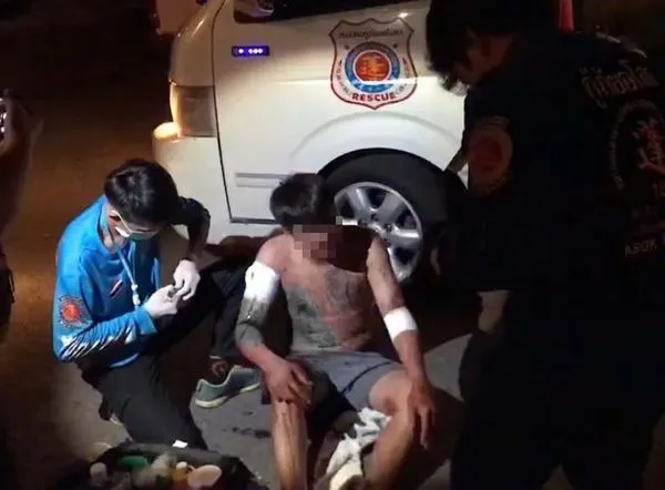 ▲▼泰國女子來台工作,卻發現丈夫在家鄉出軌,立刻買機票飛回泰國,持刀刺傷小三與丈夫。(圖/翻攝自Facebook/MGR Online)