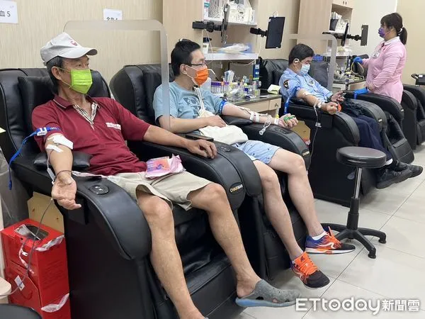 ▲民眾踴躍捐血救人 。(圖/記者陳崑福翻攝)