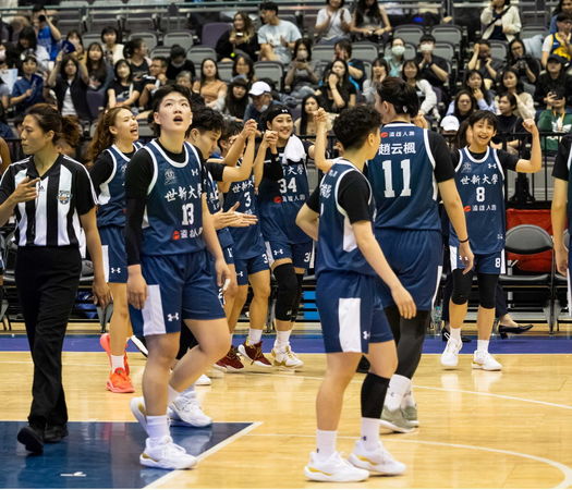 112學年度UBA大專籃球聯賽女子組，世新女籃擊敗文化，連6年闖進冠軍賽，距離5連霸，只差最後一步。（圖／世新大學提供）