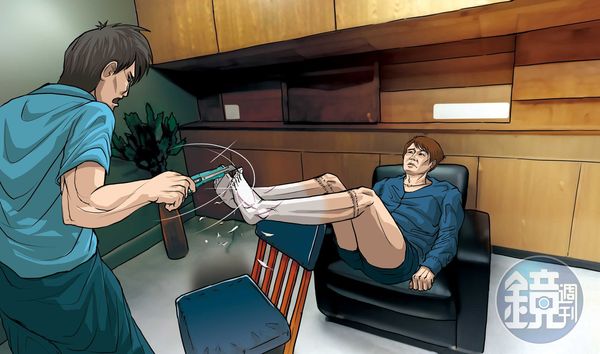 廖男(左)用刀刮張男(右)被凍成慘白的雙腳,確認張是否還有感覺。