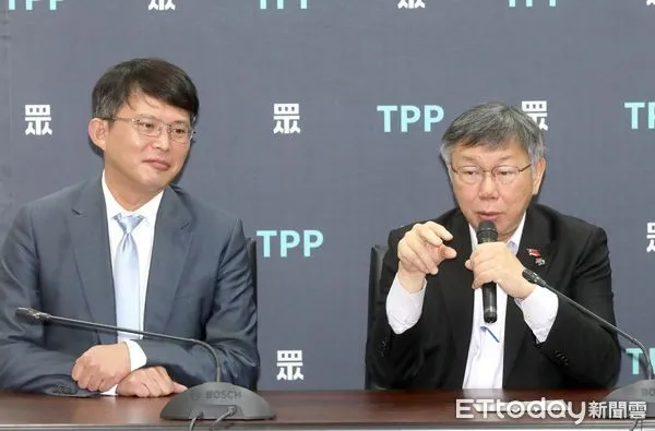 ▲柯文哲 記者會 黃國昌。(圖/記者屠惠剛攝)