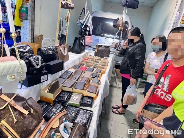 ▲▼菜市場2折價賣LV、香奈兒假包騙婆媽,高雄攤商被逮慘了。(圖/記者賴文萱翻攝)