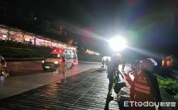 ▲▼年約60歲阿伯墜落碧潭,救起無呼吸心跳 。(圖/民眾提供)