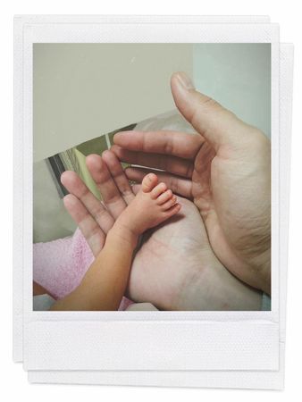 ▲李千娜生到第3胎，第一次鼓起勇氣陪同打疫苗。（圖／翻攝自臉書）