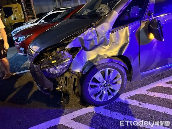 ▲▼桃園男「國道開門走下車」 北跨護欄!南車道上遭5車輾斃。(圖/記者陳凱力翻攝)