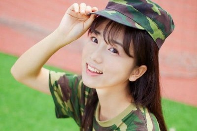 軍訓課遇到清新女神，流再多汗都值得