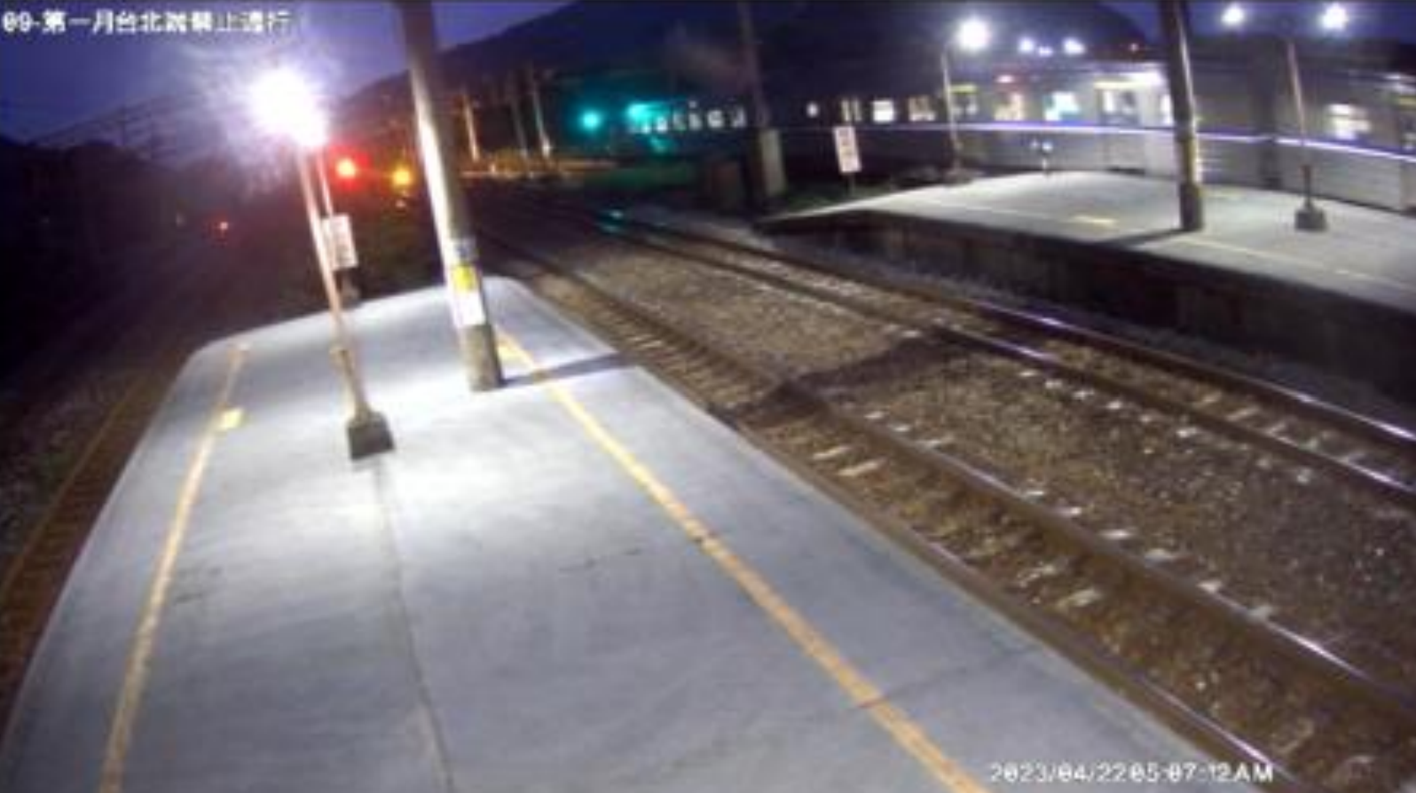 ▲▼台鐵一列區間車在南澳站闖紅燈冒進。（圖／運安會）