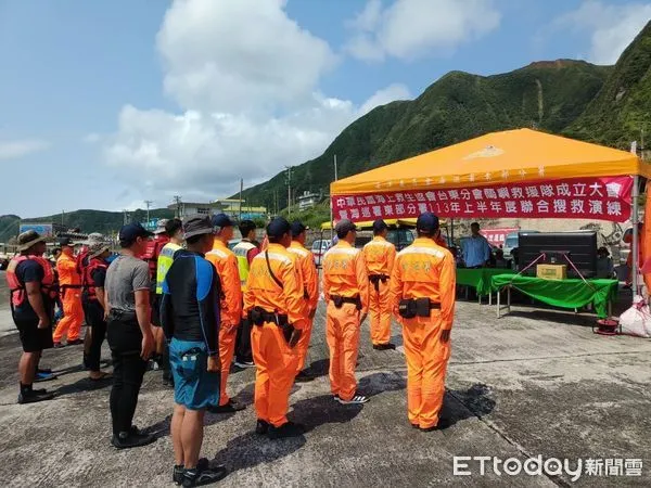 ▲台東蘭嶼首支民間海上救援隊伍成軍。(圖/記者楊漢聲翻攝)
