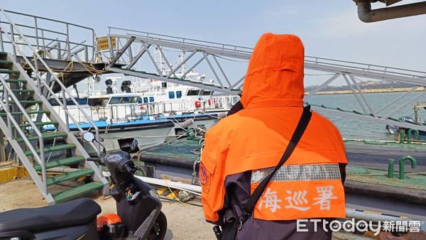 ▲▼ 陸籍貨輪金門外海進水沉沒 。(圖/記者林名揚翻攝)