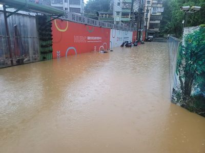 快訊／暴雨轟汐止「機車被淹沒」　時雨量達66毫米