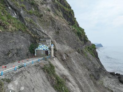 「親不知子天空步道」塌了！入口慘被掩埋　空拍照片曝光