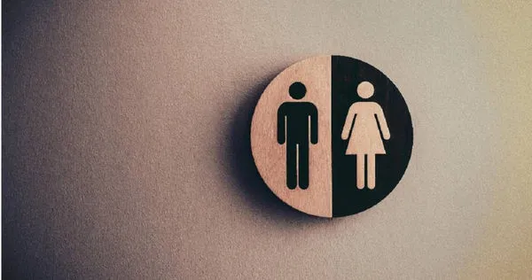 台中19歲男子認識14歲女網友,色心大起2度帶對方至公廁發生性行為,法官日前判男子6月。(示意圖/Pexels)