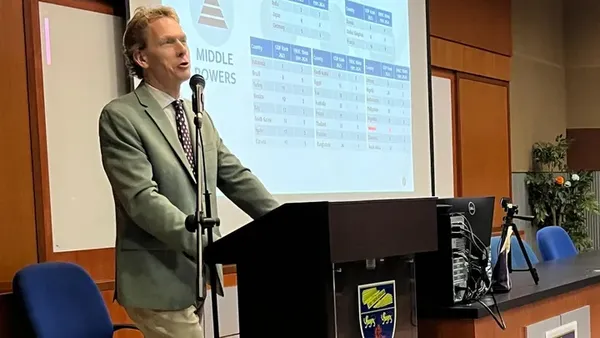 ▲▼美國波特蘭州立大學政治學教授季禮(Bruce Gilley)赴馬大演講時,指控馬來西亞政府支持對猶太人進行二次屠殺。(圖/翻攝自X/@BruceDGilley)