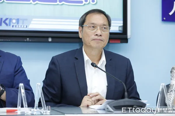 ▲▼立法院國民黨團四位委員:羅智強、吳宗憲、蘇清泉、翁曉玲共同召開「王美花2.0版 屏東法官夫妻也沒利益迴避!?」 記者會。(圖/記者湯興漢攝)