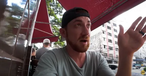 旅遊達人賓斯基走遍197國,這6地區千萬別去「我差點死掉」!(翻自YT畫面)