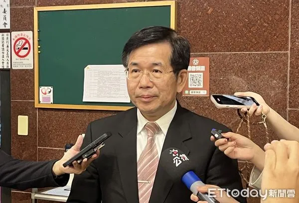 ▲▼國教盟質疑變相廢除服儀規定,教長潘文忠表示,服儀委員會可制訂公約督導。(圖/記者許敏溶攝)
