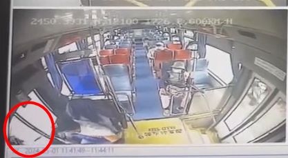 ▲▼新竹公車遭開山刀襲擊　駕駛座成攻擊目標             。（圖／新竹縣議員朱健銘提供）