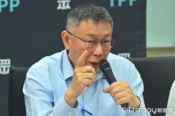 ▲▼民眾黨主席柯文哲聯訪。(圖/記者李毓康攝)