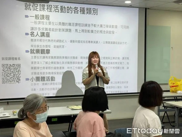 ▲勞動部雲嘉南分署永康就業中心特別為了媽媽們,8日辦理「梳心安康媽媽樂」活動。(圖/記者林東良翻攝,下同)