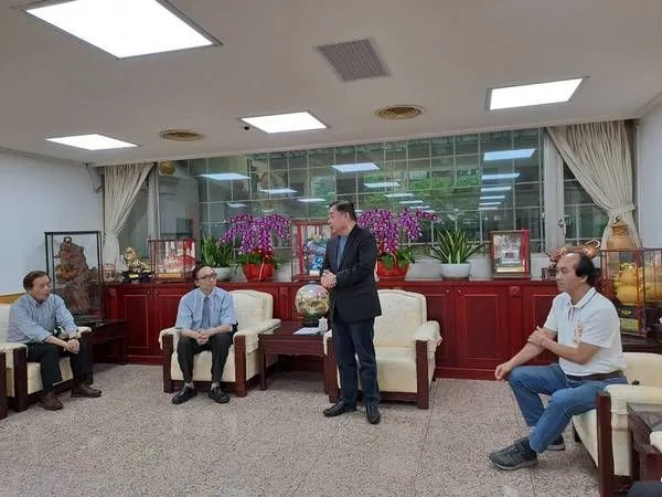 ▲桃園市領航者跨業交流會拜會桃園市議會