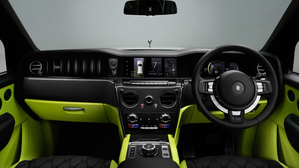 ▲勞斯萊斯Cullinan Black-Badge。(圖/翻攝自Rolls-Royce)