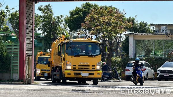 ▲北屯區清潔隊,垃圾車。(圖/記者許權毅攝)