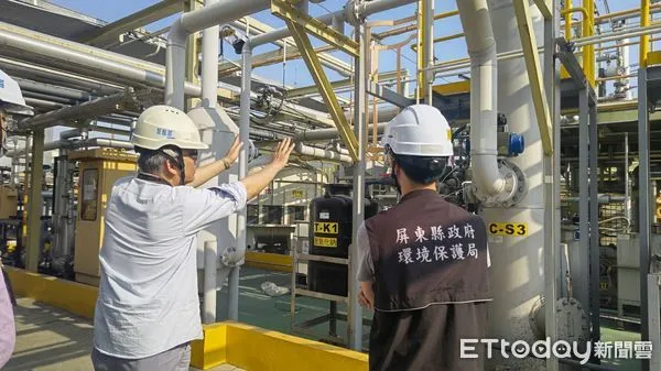 ▲屏東縣政府環保局稽查汙染源 。(圖/記者陳崑福翻攝)