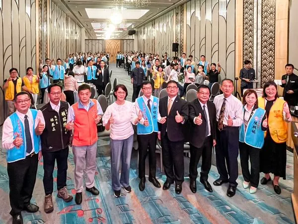 鄭曜德參選高市仲介公會理事長選舉 獲現理事長簡志坤「唯一支持」!(圖/鄭曜德提供)