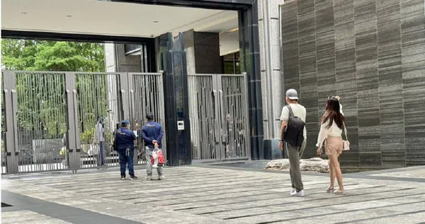 晴空匯住戶含淚返家拿取重要財物 2殉職警消6月5日聯合公祭