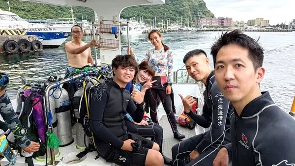 ▲新北環保局攜手企業淨海 清出297公斤海洋廢棄物。(圖/新北市環保局提供)