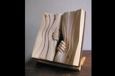 超實感木質雕刻書，貞子又多個通道了