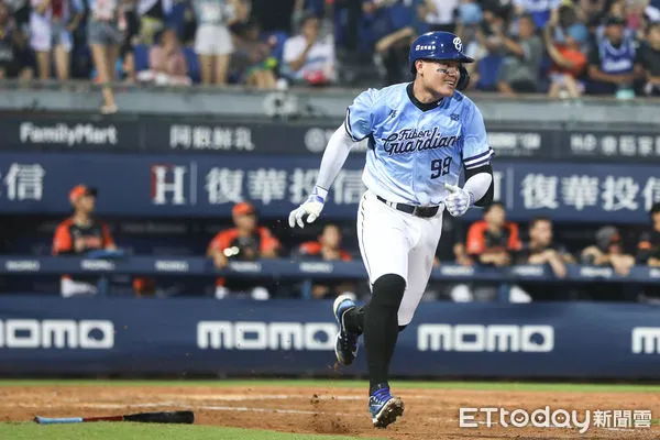 ▲富邦悍將張育成。(圖/記者林敬旻攝)