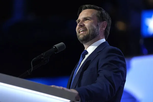 ▲▼美國俄亥俄州參議員范斯(J. D. Vance)正式接受提名,成為共和黨副總統候選人,與川普搭檔競選白宮大位。圖/達志影像/美聯社)