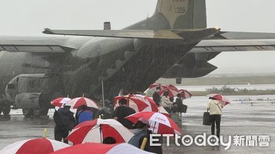 人潮擠爆金門機場　軍方急派14架次軍機協助疏運...史上最多