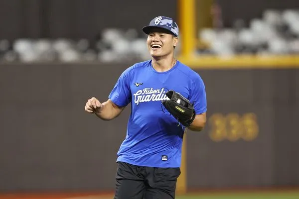 ▲李宗賢、張育成。(圖/富邦悍將提供)