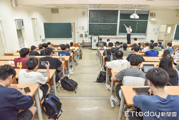 ▲▼台師大首推暑修不用錢,1628人次參與,「線性規劃」修課人數最多。(圖/台師大提供)