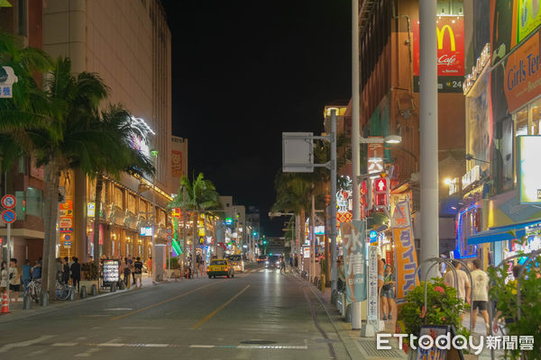 ▲國際通,沖繩國際通,那霸市中心,日本旅遊。(圖/記者彭懷玉攝)