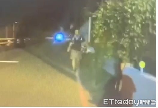 ▲鍾姓醉漢闖入國道嚇壞許多駕駛,國道警方將追究鍾的公共危險罪嫌。(圖/記者楊永盛翻攝)
