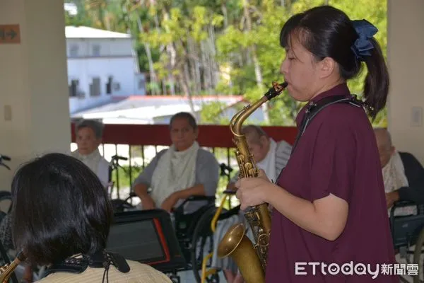 ▲療養院提前歡度重陽節。(圖/記者楊漢聲翻攝)