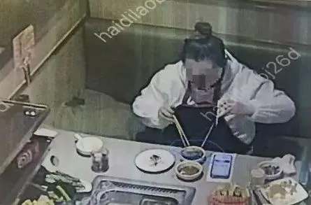 ▲▼丟蟲子敲詐海底撈6次 陸女被判刑7個月。(圖/翻攝微博)