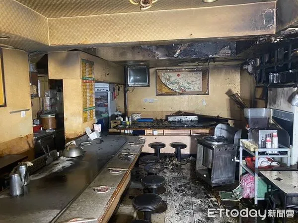 ▲板橋區鐵板燒店火警,老闆及路過民眾燒燙傷。(圖/記者陳以昇翻攝)