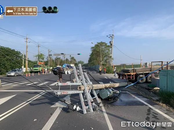 ▲屏東市堤防路曳引車事故 。(圖/記者陳崑福翻攝)