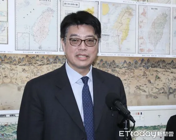 ▲▼陸委會主委邱垂正 聯訪 陸生來台爭議 相關。(圖/記者屠惠剛攝)