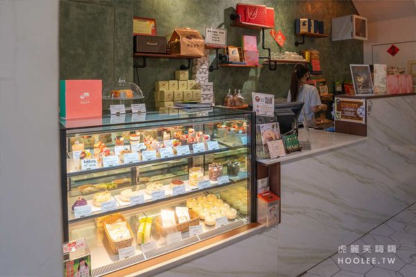 ▲▼薇庭烘焙是鳳山很有人氣的甜點店,擁有西餐和烘焙金牌經歷的雙主廚推出草莓九格拼圖蛋糕,提供9種指定口味的超美甜點杯組合。(圖/部落客虎麗笑嗨嗨授權提供,勿擅自翻攝)