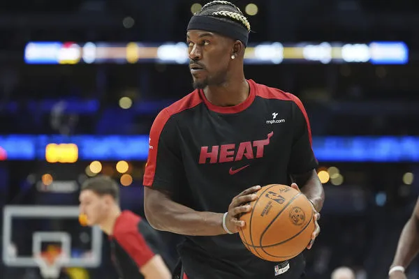 ▲▼球迷指出巴特勒髮色是在暗示下家。(圖/達志影像/美聯社)